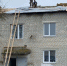 В поселке Лопандино Комаричского района ремонтируют кровли двух многоквартирных домов - Новый Путь