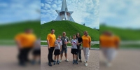 В Брянске на Кургане Бессмертия прошла акция «Один флаг – одна страна!» - Новый Путь