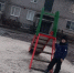 Дворовые территории многоквартирных домов в поселке Комаричи становятся уютными - Новый Путь