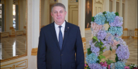Брянский губернатор Александр Богомаз поздравил жительниц региона с Международным женским днем - Новый Путь