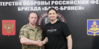 Командир «БАРС-Брянск» Сергей Антошин поздравил Эдгарда Запашного с Днём рождения - Новый Путь
